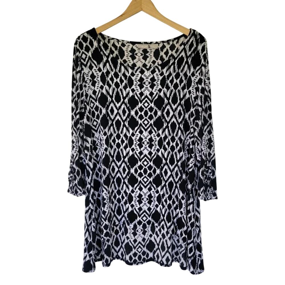 Chicos Travelers Aztec Print Top Black White Women Size L High Low Stretch